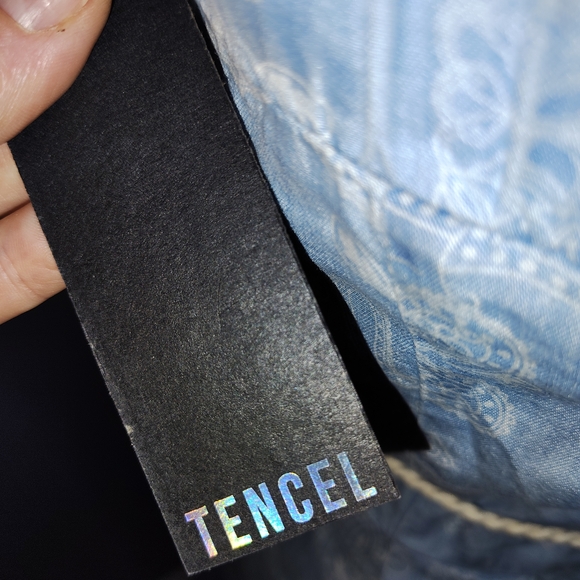 Elegant Blue Strapless Dress - Picture 2 of 3